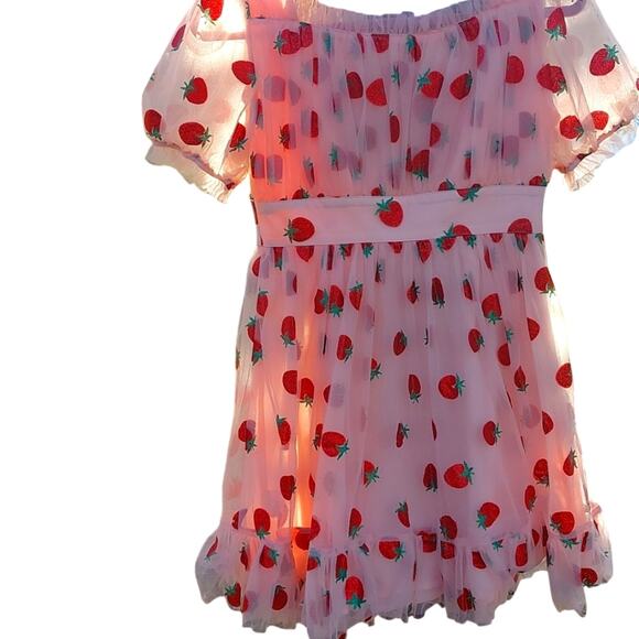 Strawberry Print Womens dress Lonny nwot TWEE strawberrycore - Picture 8 of 9